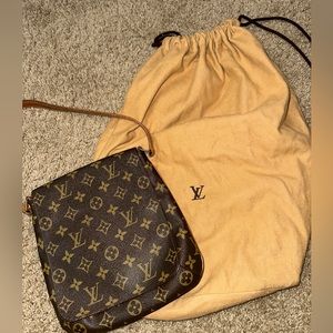 Louis Vuitton Musette Salsa short strap
